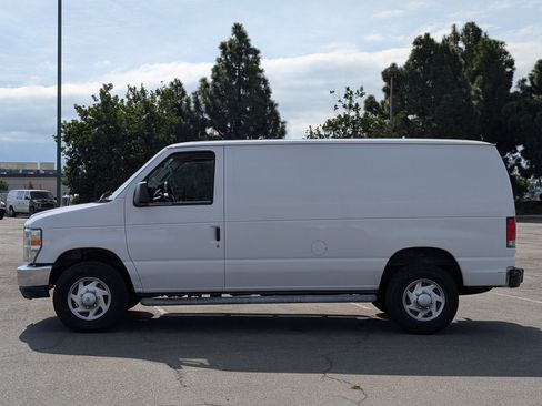 Used 2014 Ford E-250 and Econoline 250 Cargo Van w/ Power Group image 4