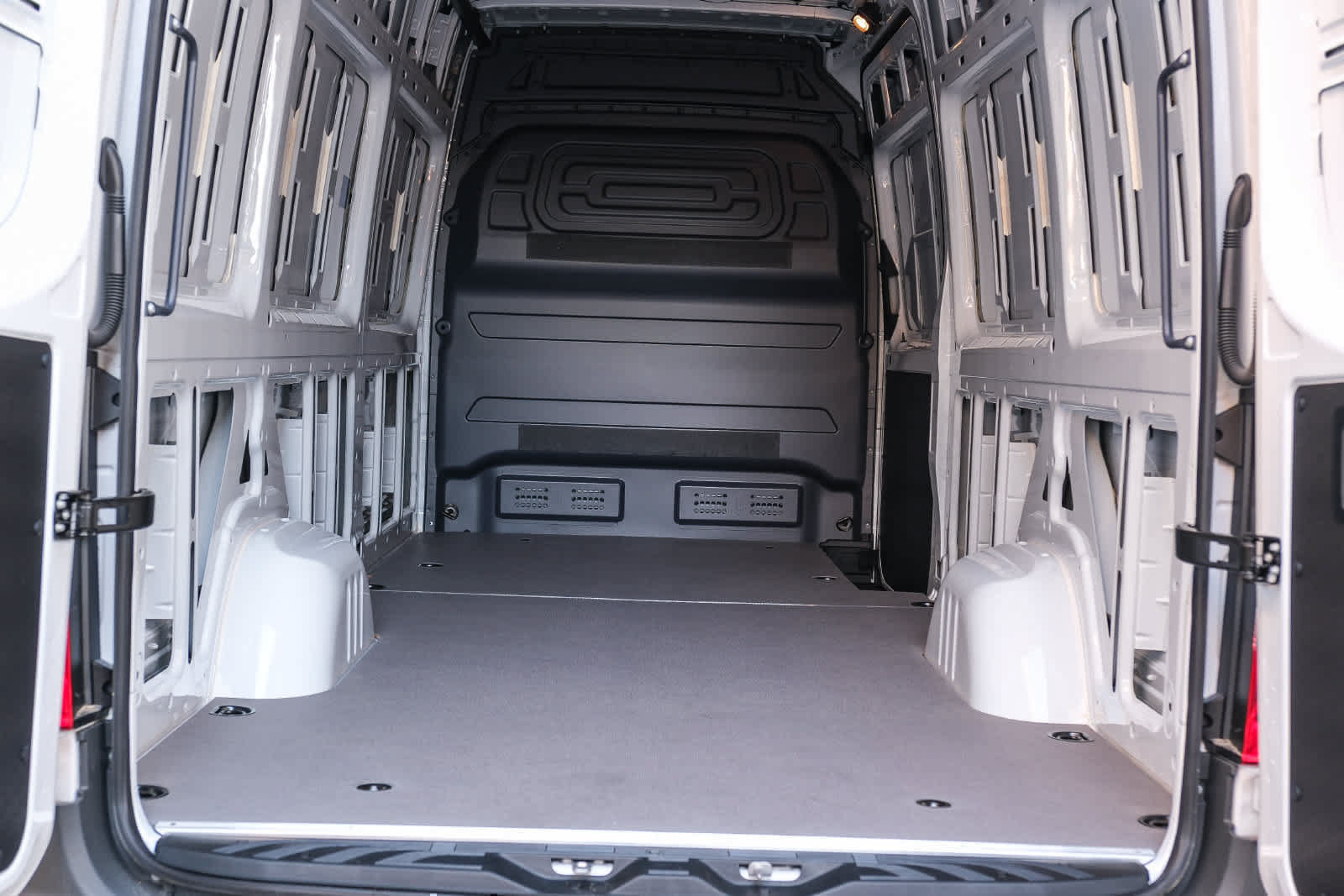 New 2025 Mercedes-Benz eSprinter 170 Cargo image 30