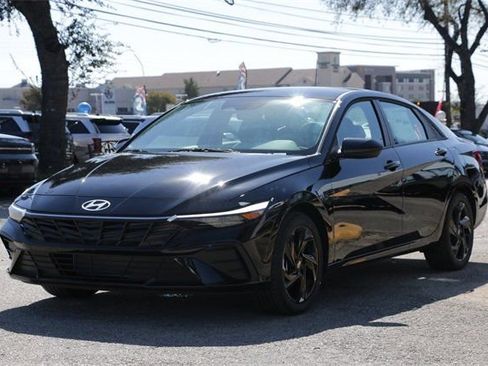 Used 2026 Hyundai Elantra Sport image 7