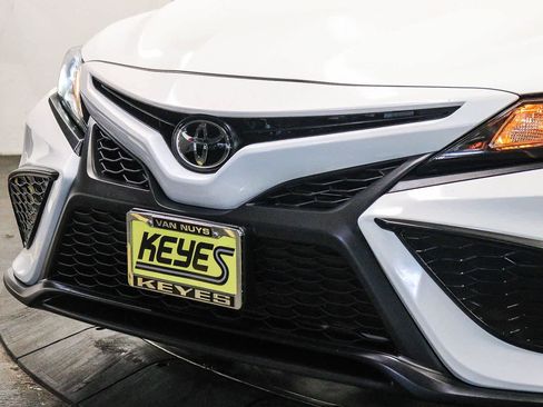 Used 2024 Toyota Camry SE FWD image 8