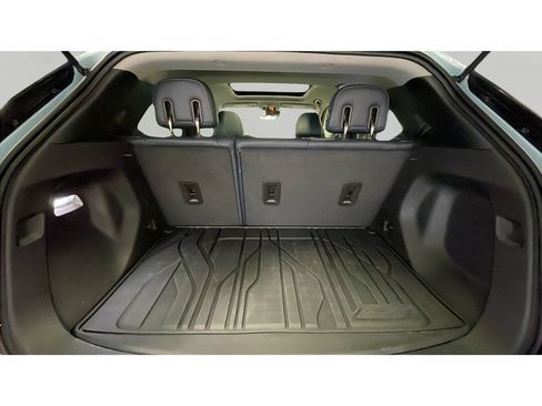 Used 2022 Chevrolet Bolt EUV Premier w/ Launch Edition FWD image 17