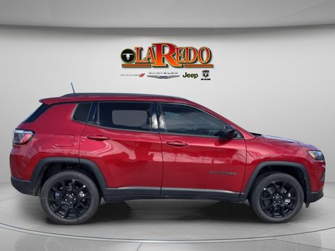 New 2026 Jeep Compass Latitude image 8