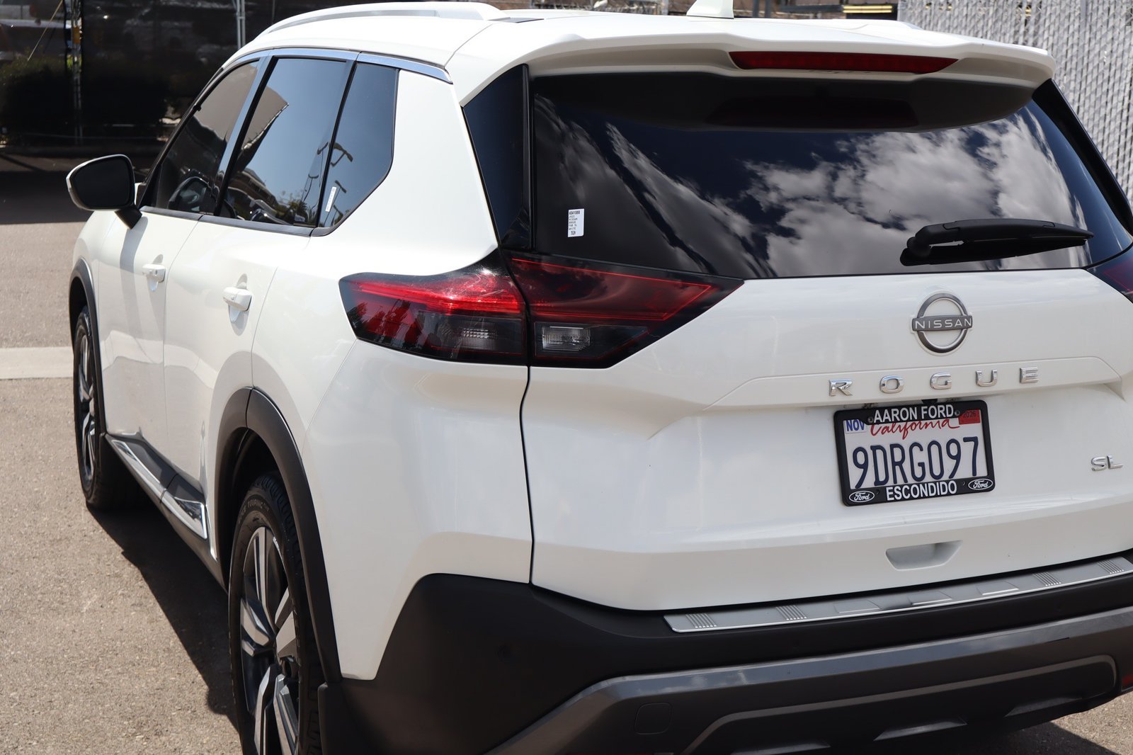 Used 2022 Nissan Rogue SL FWD image 16