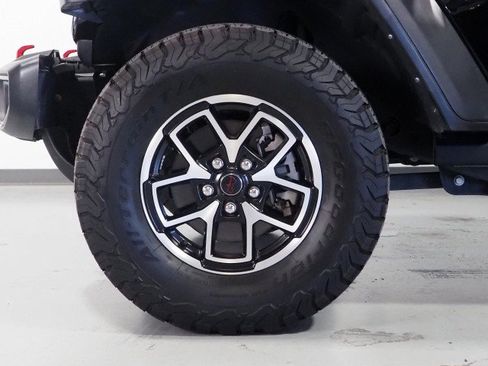 Used 2025 Jeep Wrangler 4WD Rubicon image 41