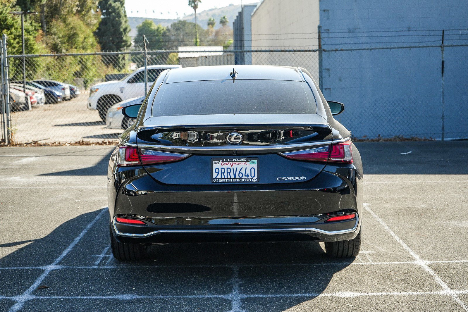 Used 2025 Lexus ES 300h w/ Premium Package FWD image 5