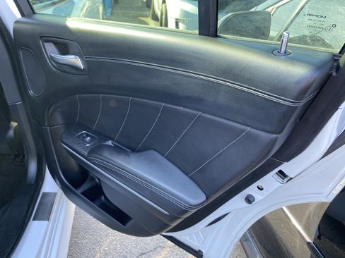Used 2019 Dodge Charger Scat Pack w/ Dynamics Package RWD image 21