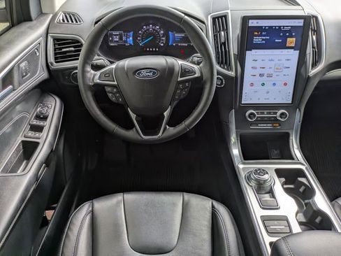 Used 2022 Ford Edge Titanium w/ Equipment Group 301A image 16