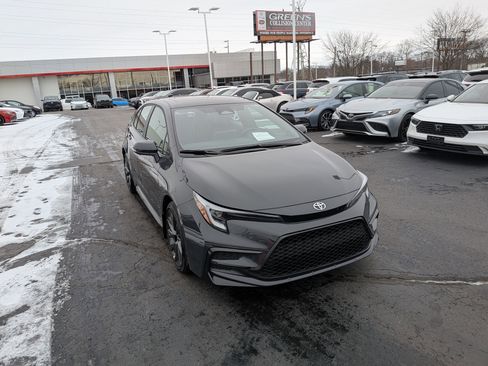 Certified 2025 Toyota Corolla XSE image 2