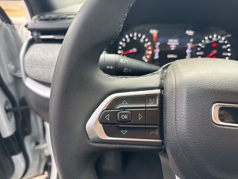 Used 2024 Jeep Compass Latitude image 13