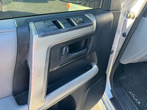 Used 2013 Toyota 4Runner Limited image 10