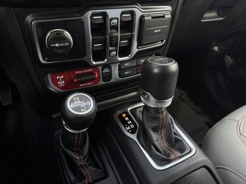 Used 2022 Jeep Gladiator Mojave w/ LED Lighting Group AWD/4WD image 21