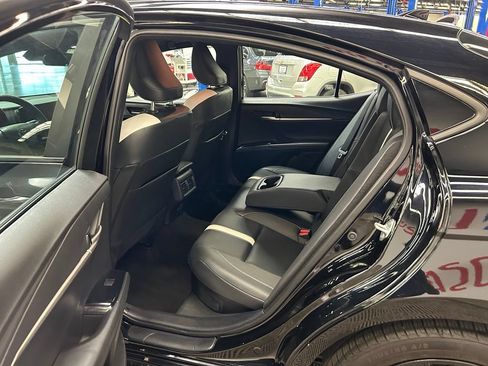 Used 2025 Toyota Camry SE FWD image 15