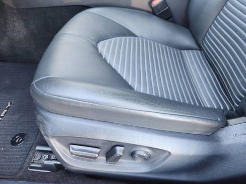 Used 2024 Toyota Camry SE w/ Convenience Package image 18