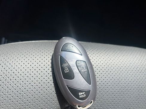 Used 2025 Hyundai Elantra Limited image 20