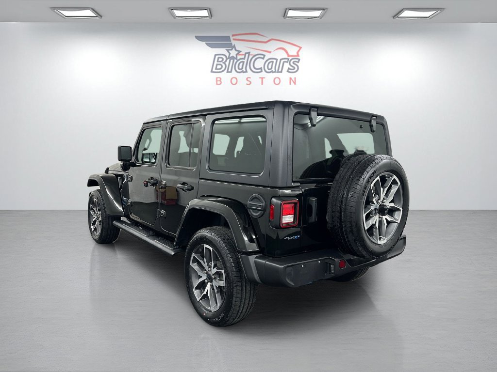 Used 2024 Jeep Wrangler Unlimited w/ Convenience Group AWD/4WD image 6