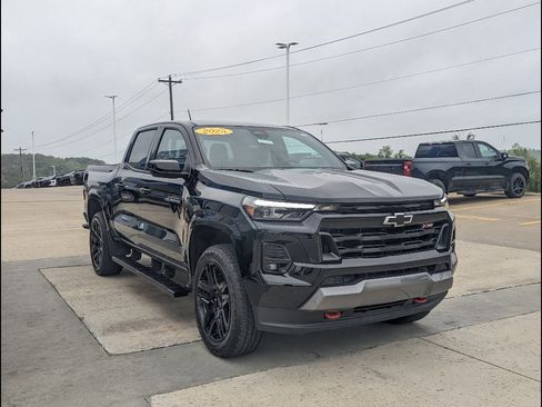 Used 2025 Chevrolet Colorado Z71 w/ Z71 Convenience Package 2 AWD/4WD image 5