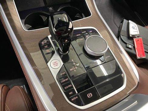 Used 2022 BMW X5 xDrive40i w/ M Sport Package image 31