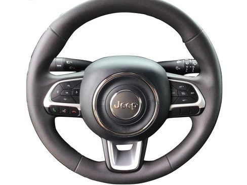 Used 2023 Jeep Renegade Latitude AWD/4WD image 16
