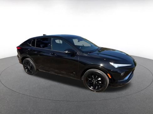 Used 2025 Buick Envista Sport Touring image 2