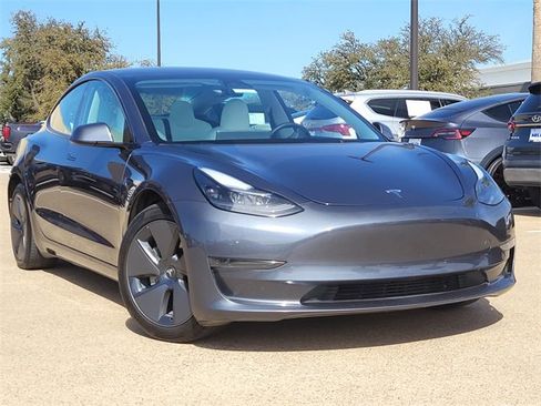 Used 2023 Tesla Model 3 Standard Range image 1