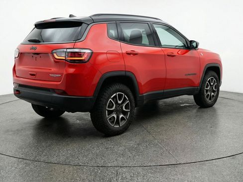 Used 2025 Jeep Compass Trailhawk image 9