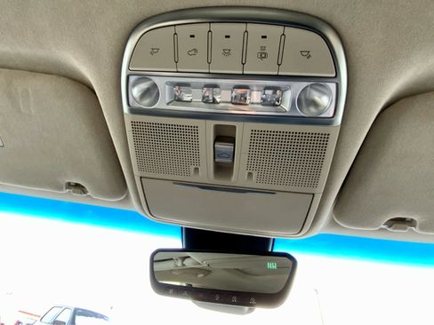 Used 2017 Genesis G90 3.3T Premium image 47