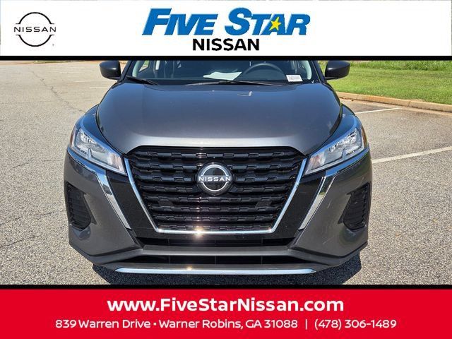 Used 2025 Nissan Kicks Play S FWD image 2
