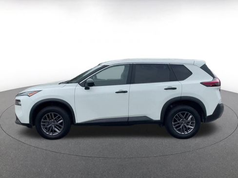 Used 2023 Nissan Rogue S image 8