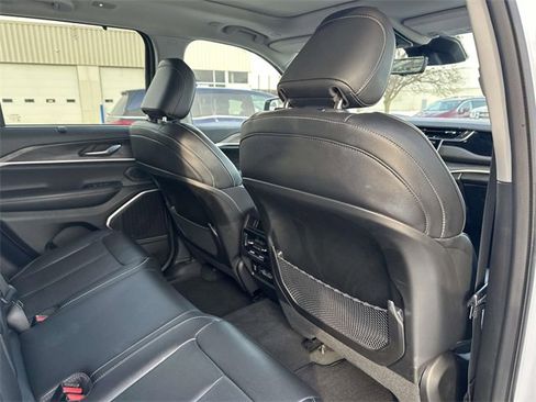 Used 2022 Jeep Grand Cherokee Limited 4xe w/ Luxury Tech Group II image 21