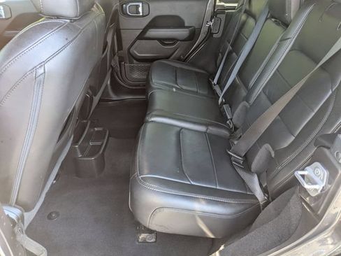 Used 2022 Jeep Wrangler Unlimited Sahara AWD/4WD image 19