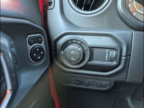 Used 2026 Jeep Gladiator Mojave AWD/4WD image 22