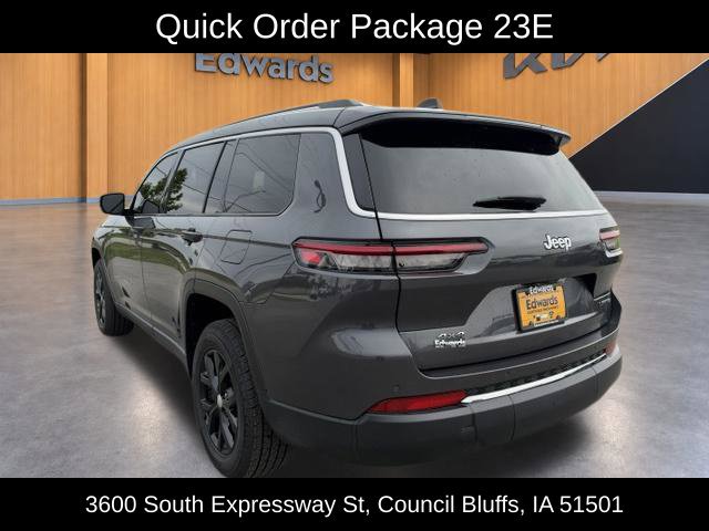 Used 2023 Jeep Grand Cherokee L Limited AWD/4WD image 9