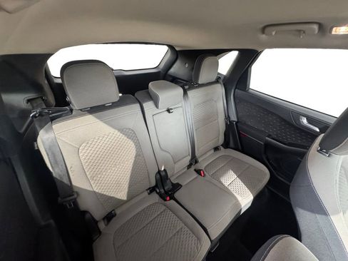 Used 2020 Ford Escape SE image 16