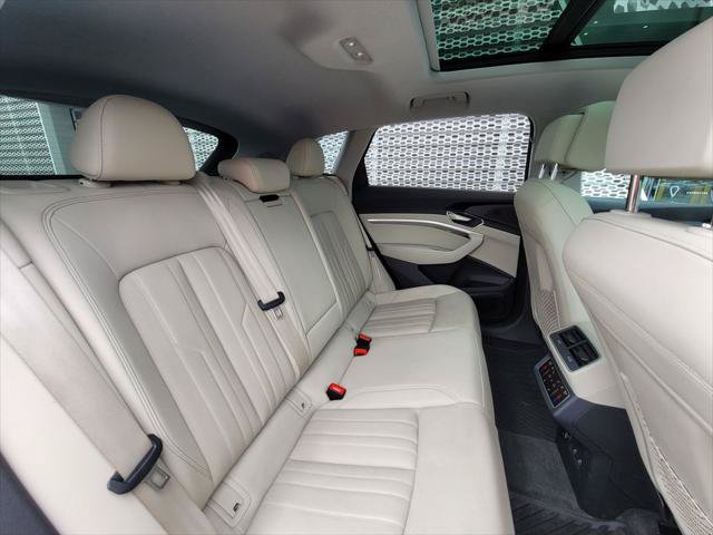 Certified 2024 Audi Q8 e-tron Premium Plus w/ Premium Plus Package AWD/4WD image 20