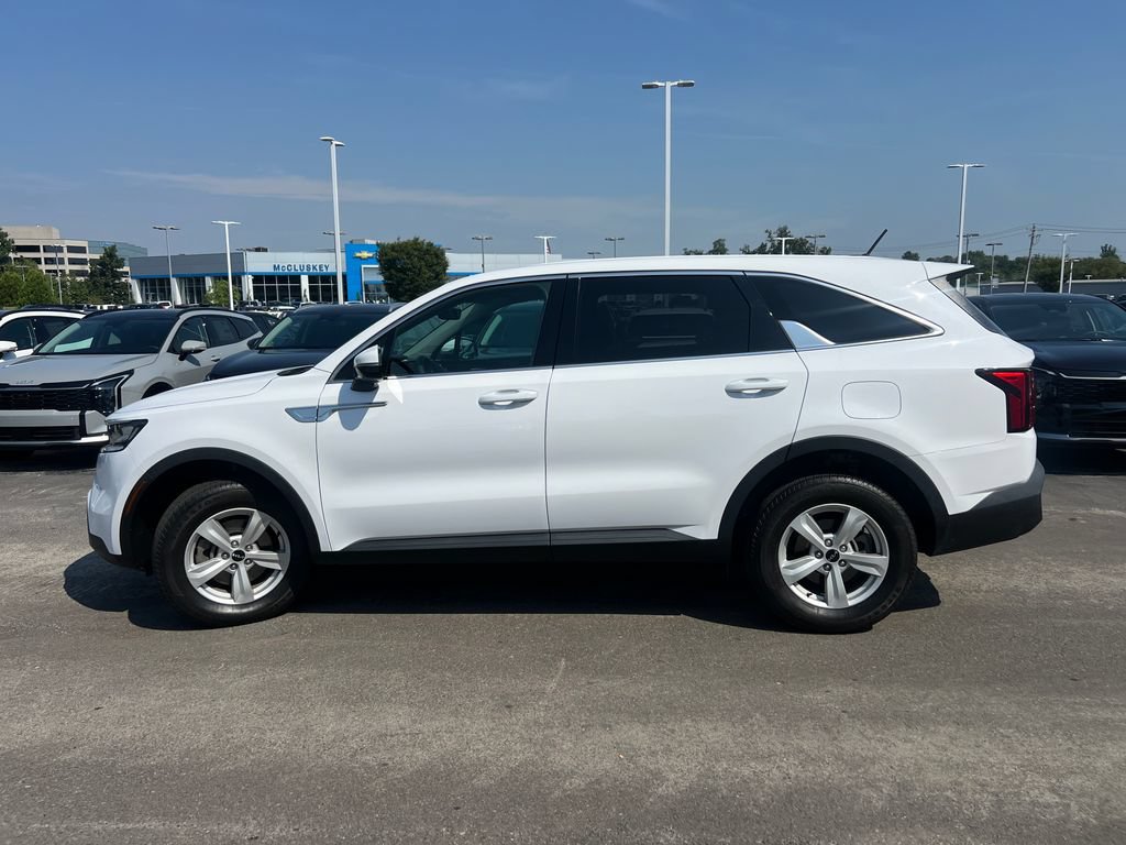 Certified 2023 Kia Sorento LX AWD/4WD image 7