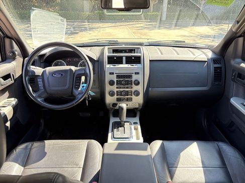 Used 2010 Ford Escape XLT image 8