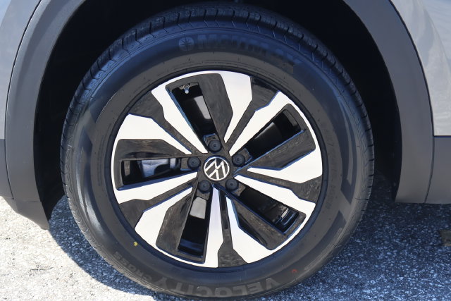Certified 2024 Volkswagen Atlas Cross Sport SE FWD image 10