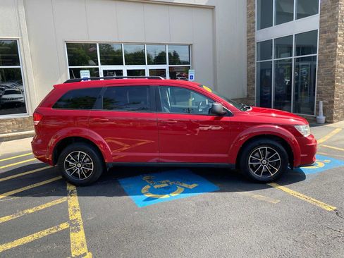 Used 2018 Dodge Journey SE w/ Connectivity Group FWD image 16