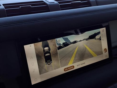 Used 2020 Land Rover Defender 110 S image 20