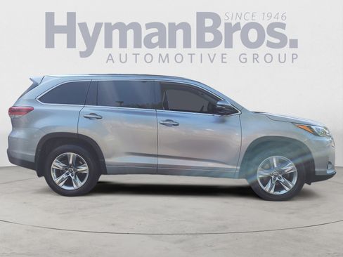 Used 2018 Toyota Highlander Limited AWD/4WD image 2