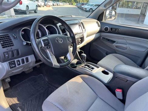 Used 2014 Toyota Tacoma PreRunner image 8
