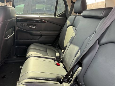 Used 2024 Honda Pilot Touring image 8