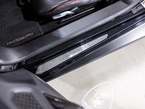Used 2020 Lamborghini Huracan EVO image 37