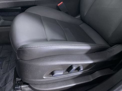 Certified 2022 Cadillac XT5 Premium Luxury image 9