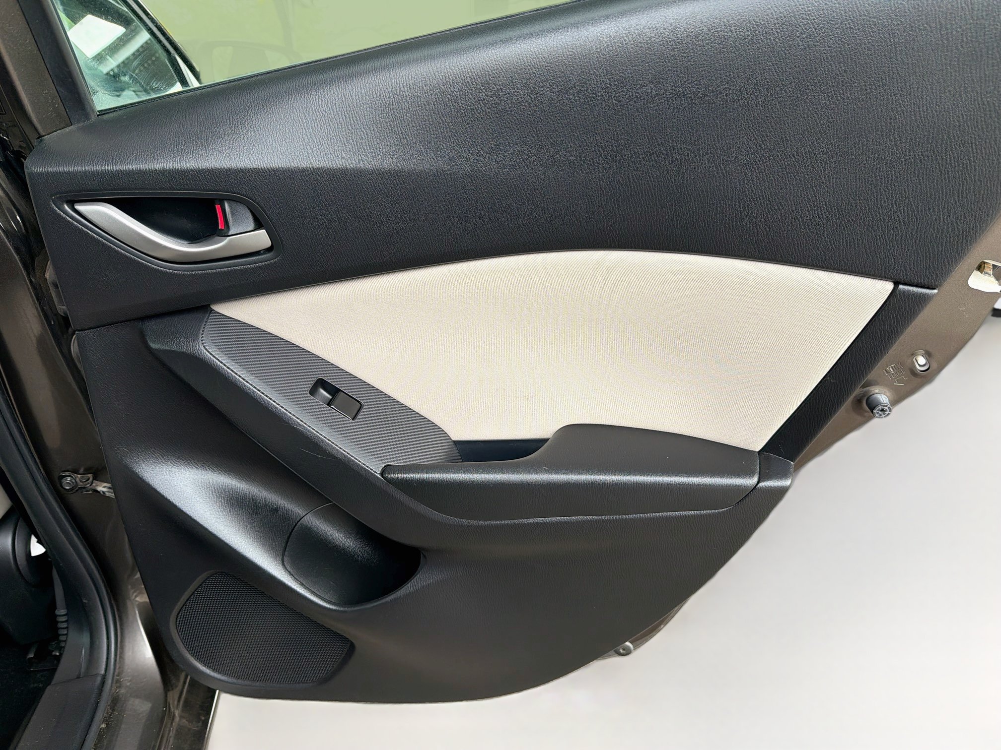 Used 2016 MAZDA MAZDA3 i Touring w/ Popular Equipment Package FWD image 30