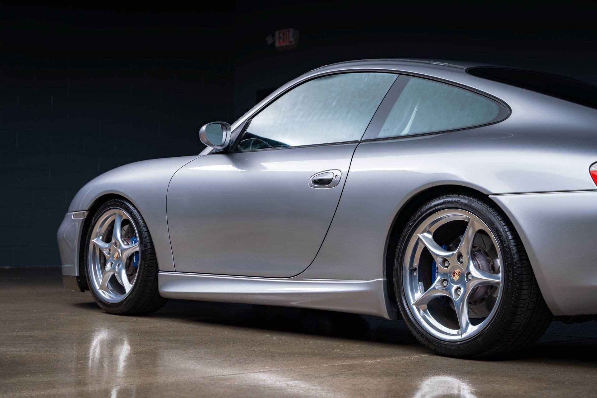 Used 2004 Porsche 911 40th Anniversary RWD image 21