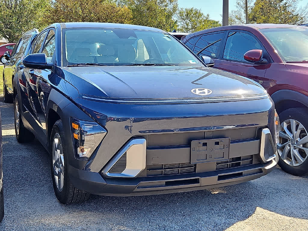 Used 2025 Hyundai Kona SE FWD image 2