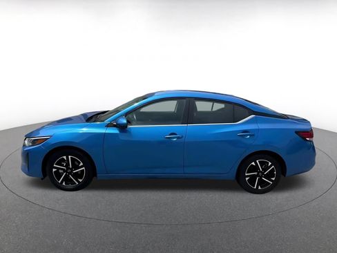 Used 2025 Nissan Sentra SV FWD image 9