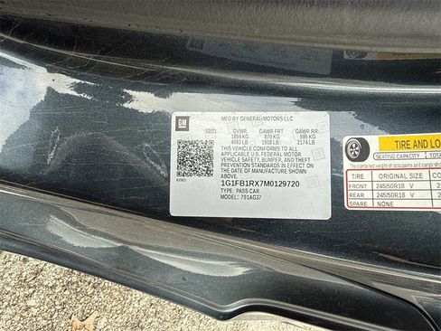 Used 2021 Chevrolet Camaro LT image 30