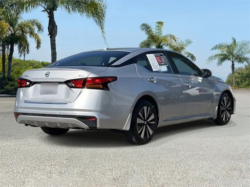 Certified 2022 Nissan Altima 2.5 SV image 4